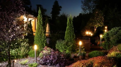 landscape-lighting-100358936